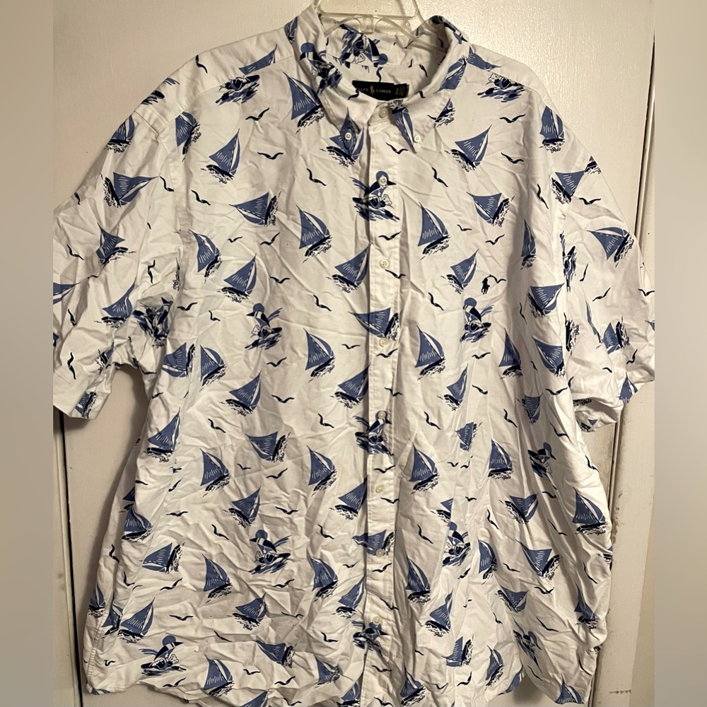 Short sleeve button dress shirt.